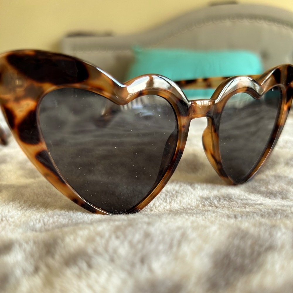 Heart lens sunglasses
